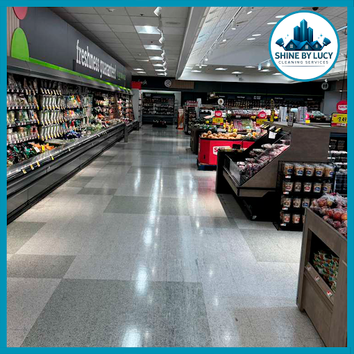 Commercial cleaning of a supermarket aisle in Springfield, MA